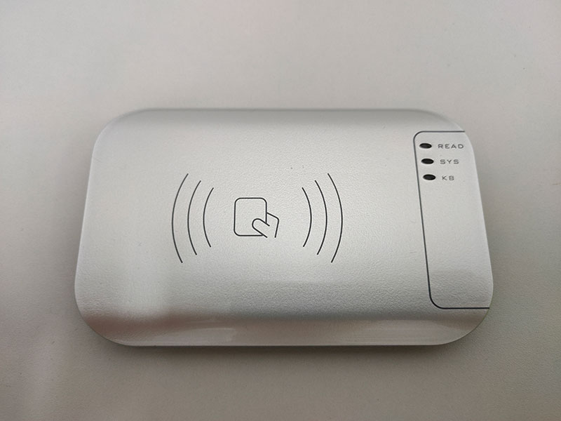 迅远 高性能桌面式发卡器UHF RFID读写器F5001图片