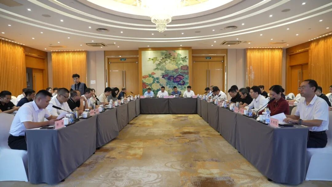 郑华兵秘书长出席全国工商联物联网委员会2025年度工作会议暨走进天津河西交流座谈活动