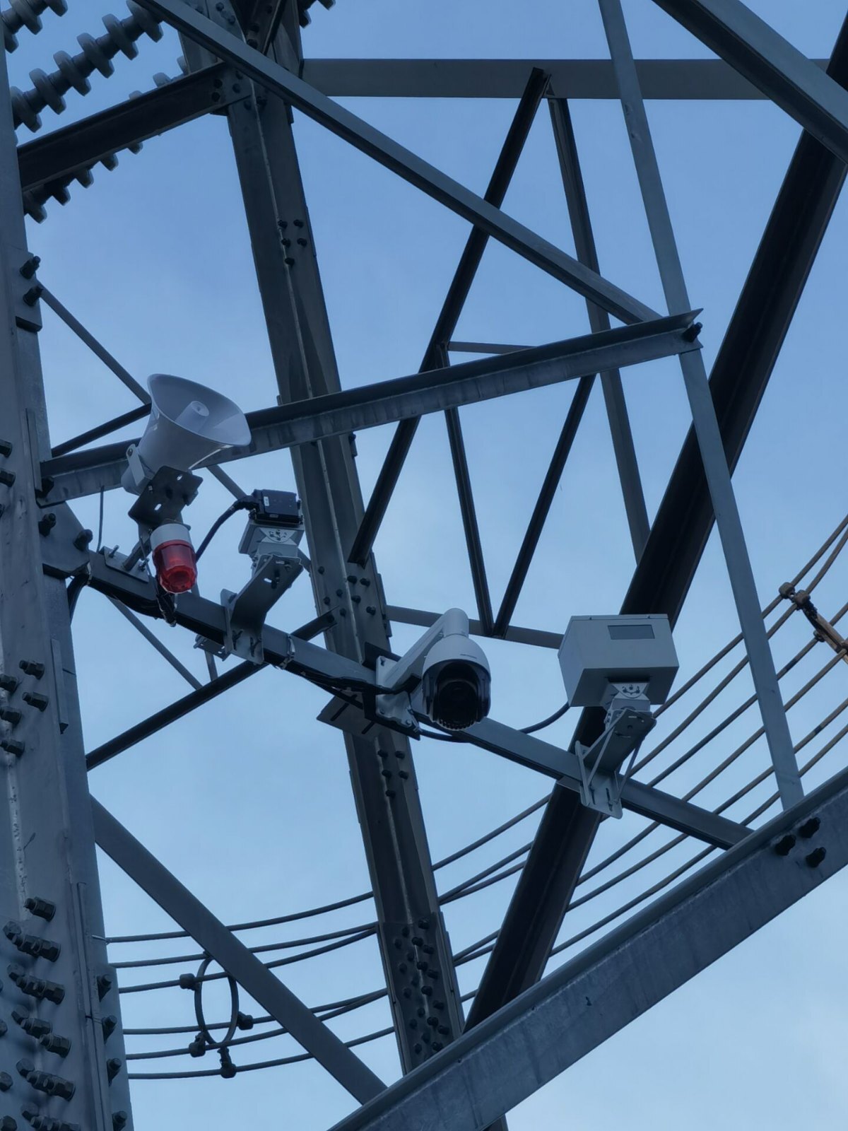 输电线路防外破智能巡视系统 输电线路防外力破坏系统电网防护方案图片