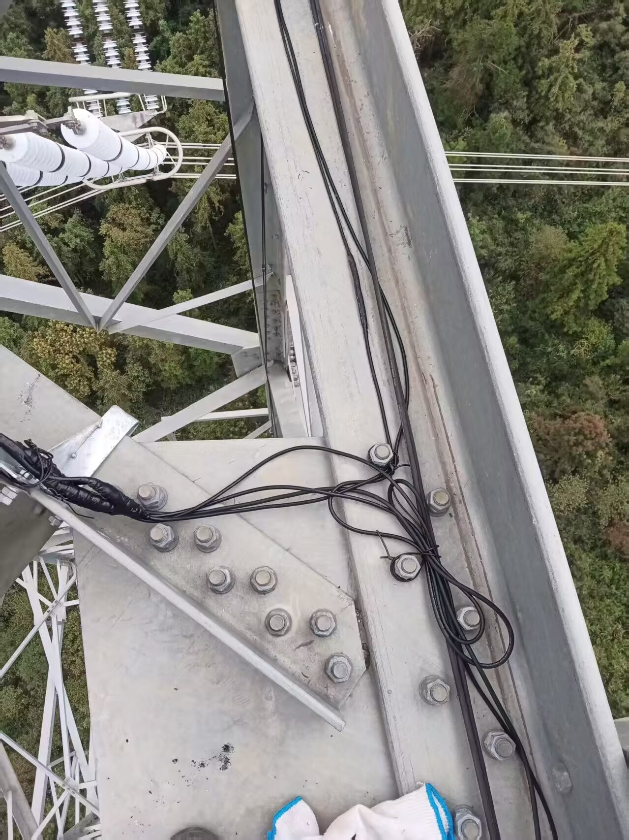 高压输电线路导线覆冰在线监测装置 输电线路覆冰灾害预警系统图片