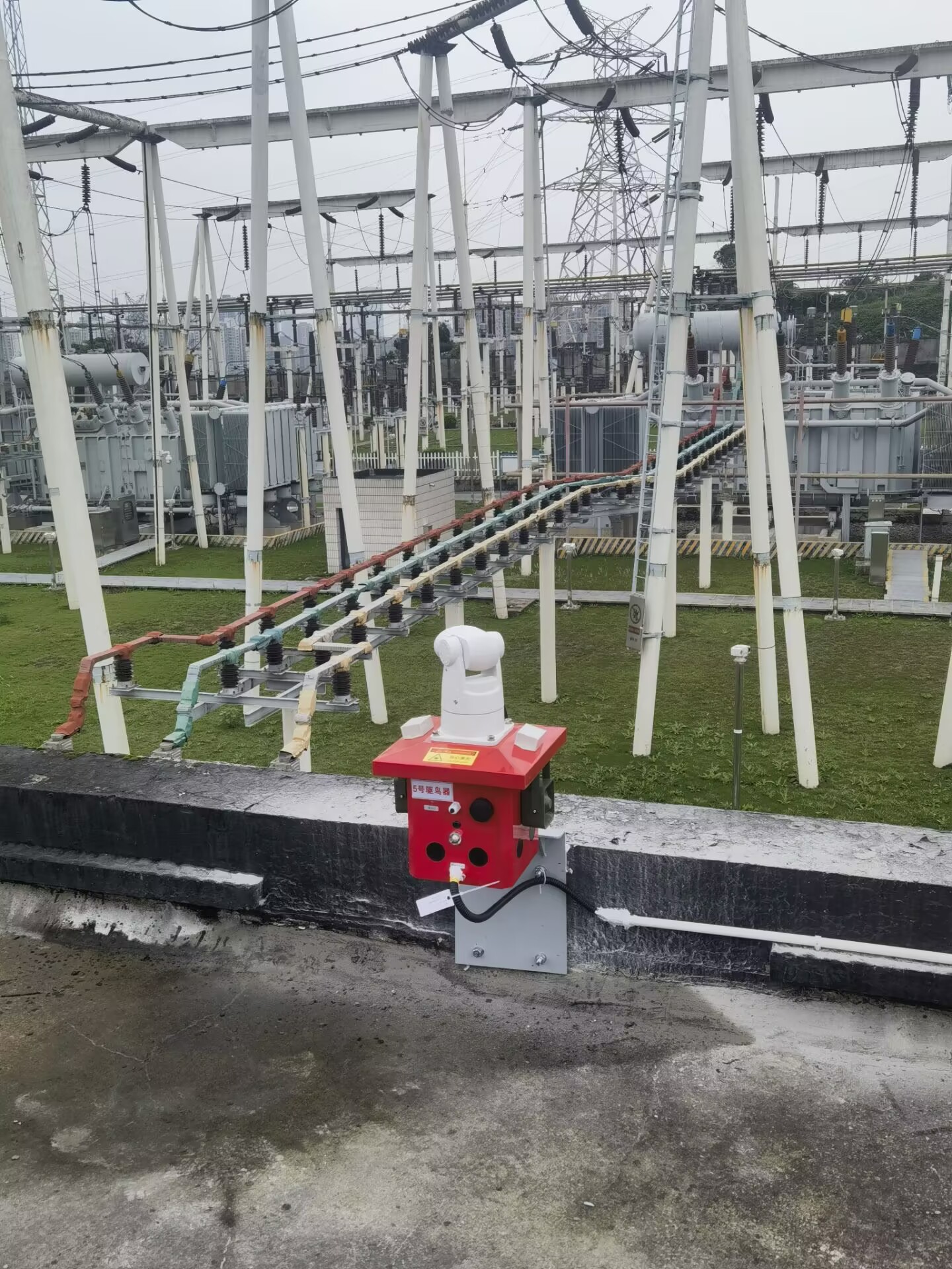 超声波激光一体驱鸟装置 激光声学多模驱鸟器防鸟害解决方案图片