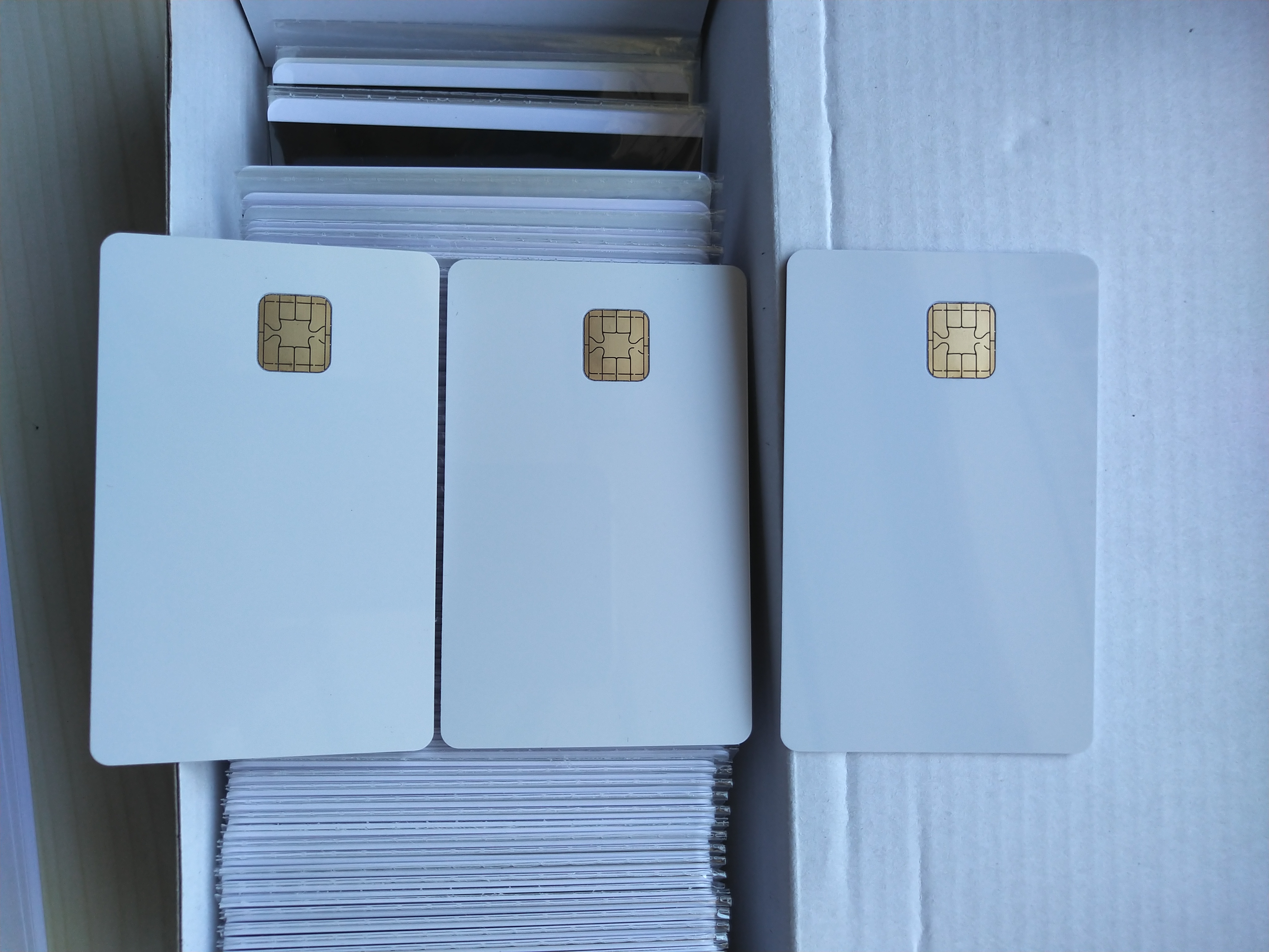 J3H081双界面白卡带高抗磁条EMV卡Java卡金融卡高端卡芯片卡CPU卡图片