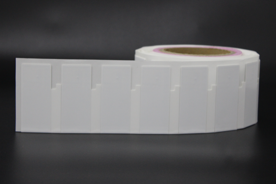 UHF柔性抗金属标签图片