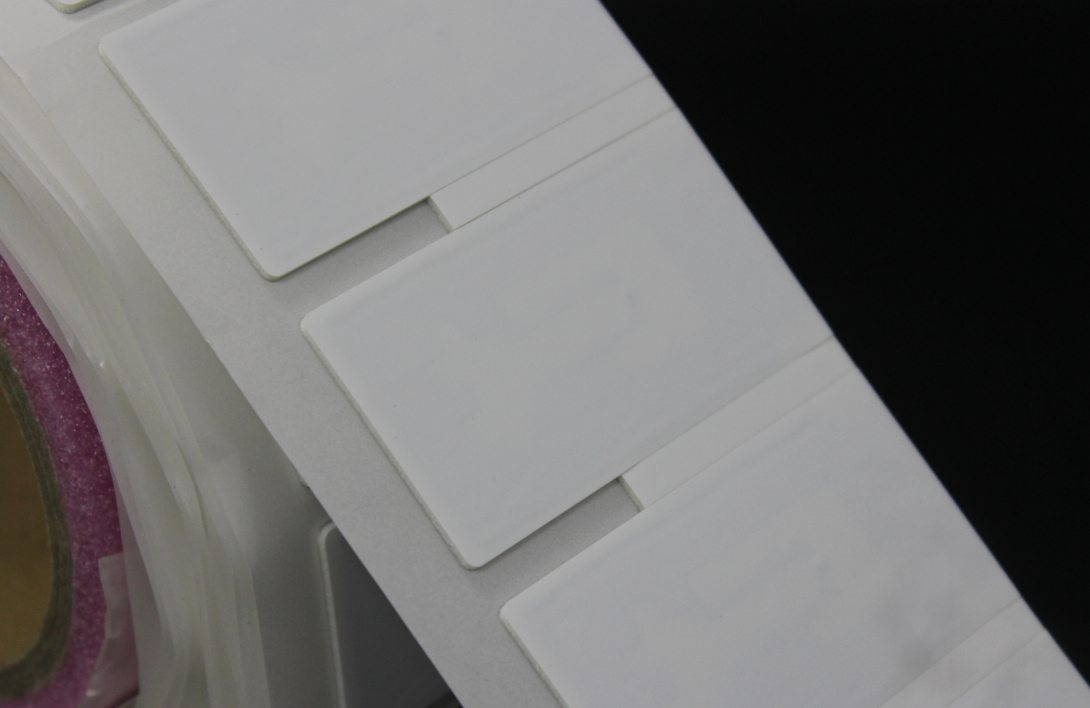 UHF柔性抗金属标签图片