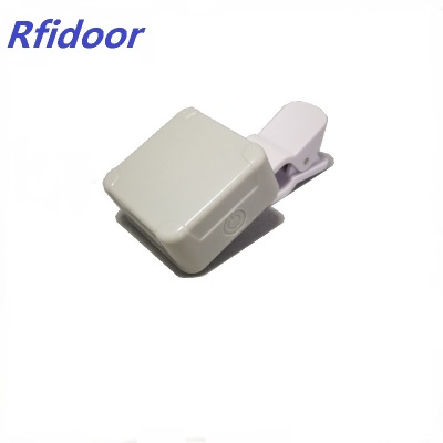 小型超高频RFID背夹式可穿戴USB通讯OTG通讯读写器