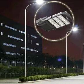 丰江电池-太阳能智慧路灯锂电池解决方案图片