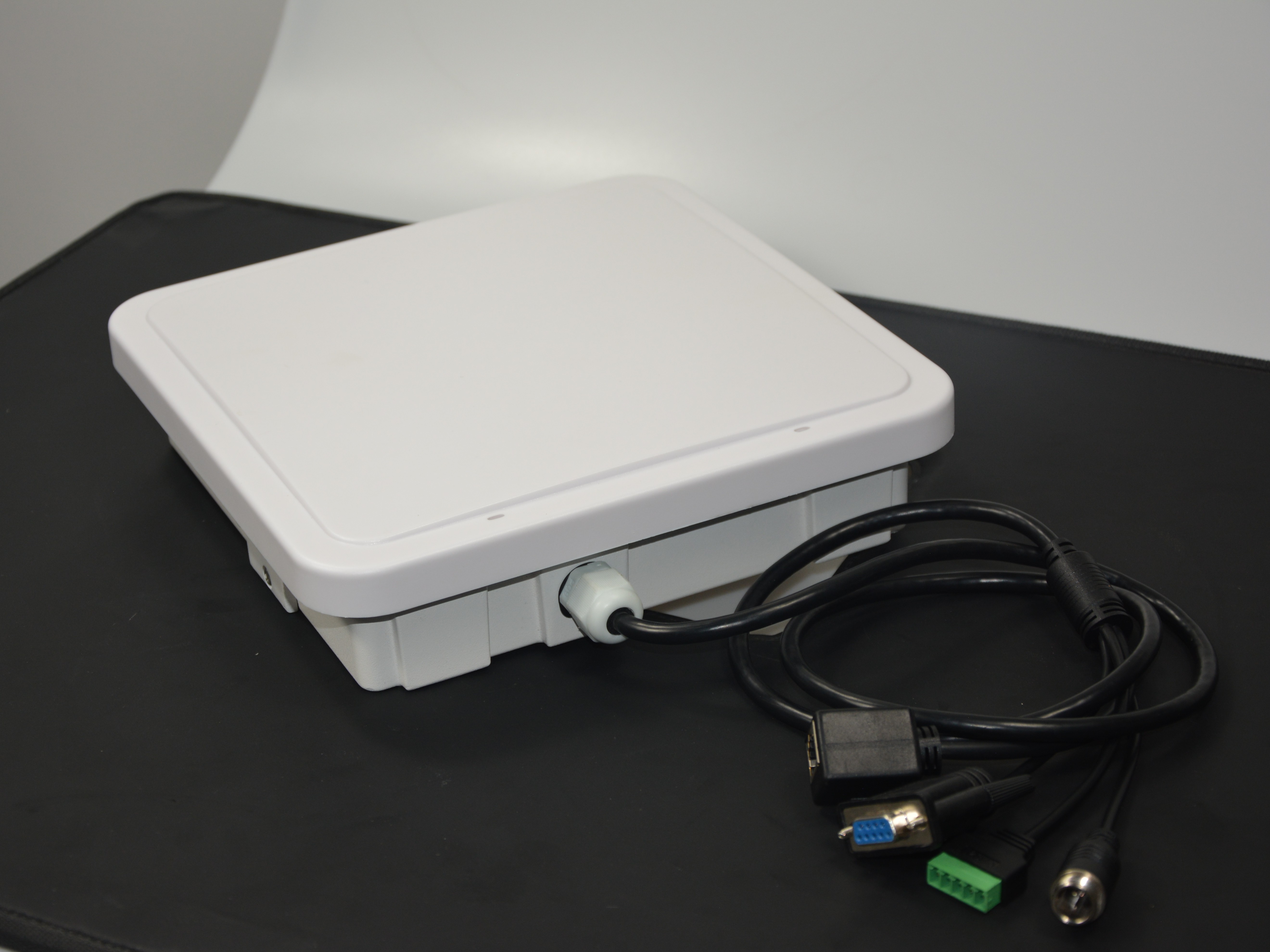 工业级高性能R2000专业射频超高频射频一体化RFID读写器图片