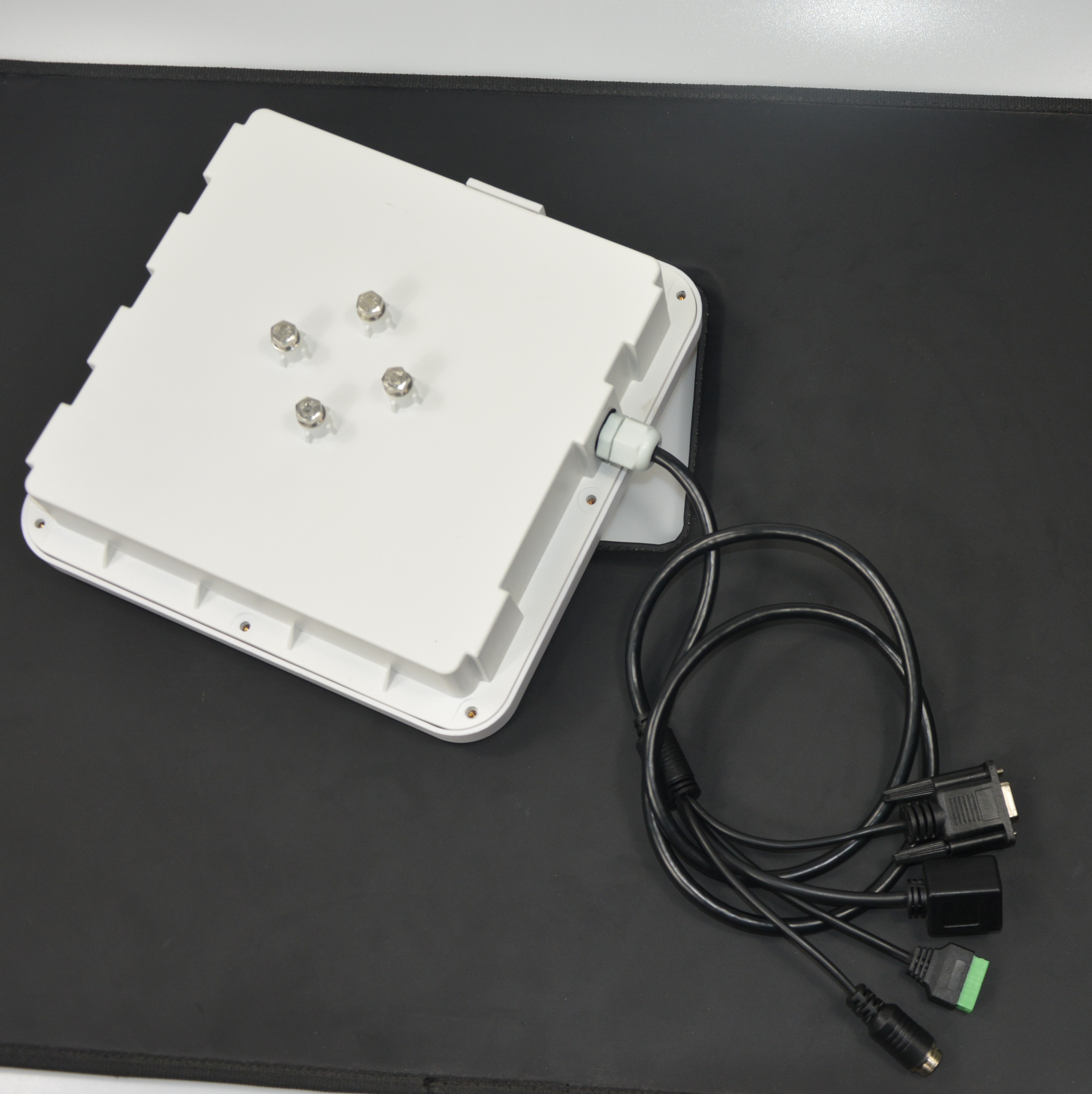 工业级高性能R2000专业射频超高频射频一体化RFID读写器图片