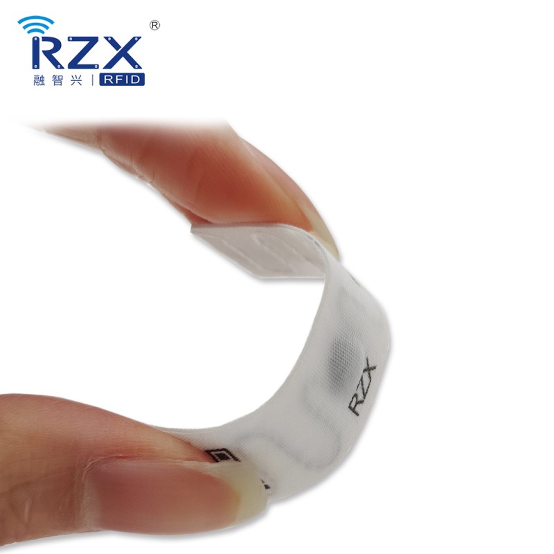 RFID柔性耐高温洗涤标签图片