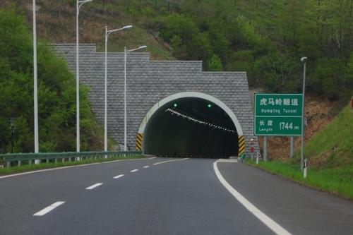 高速公路隧道监控系统解决方案图片