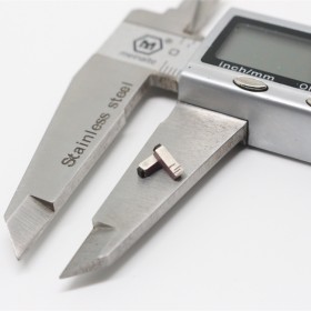 RFID医用器械管理标签 超小型嵌入式陶瓷标签 2.1图片