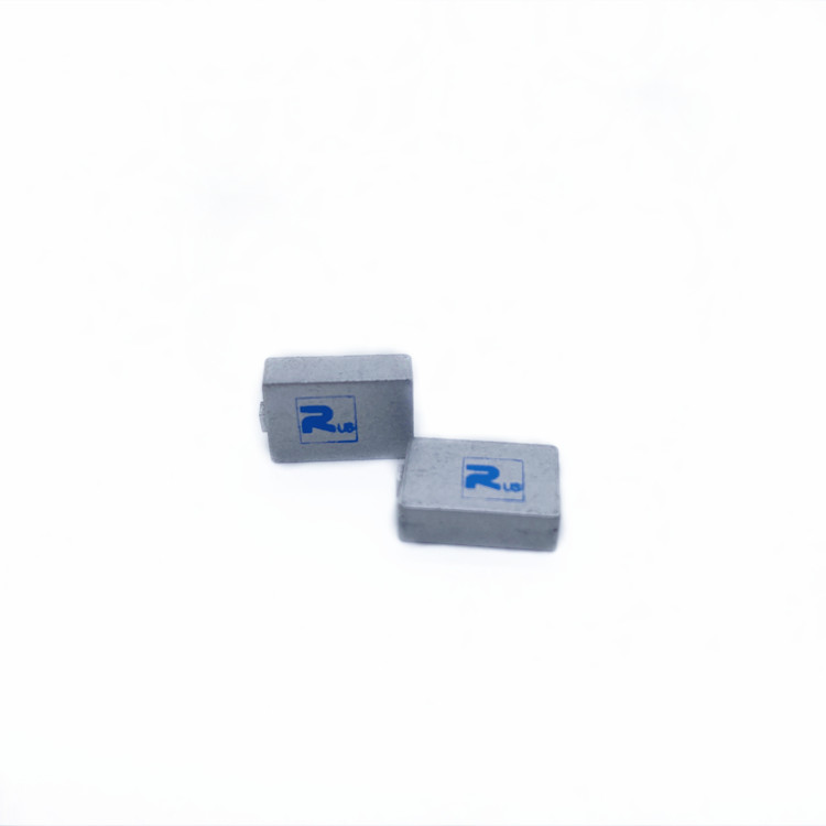 RFID小尺寸超高频R6-P芯片耐150高温IT电子设备/物流货架/模具物品资产管理抗金属陶瓷标签图片