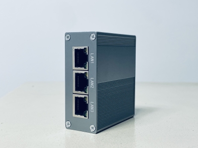 多网口4G工业路由器/LAN+3WAN/WIFI/CAT4