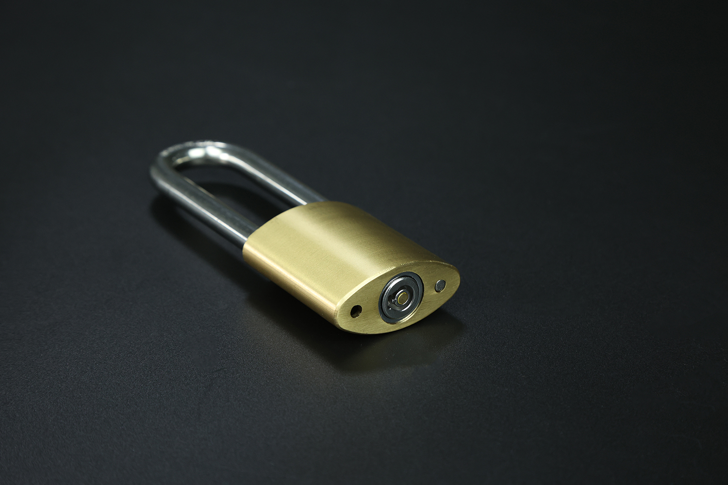 高铁通道作业门智能锁 铁路无源智能电子锁 铁路防护网智能锁图片