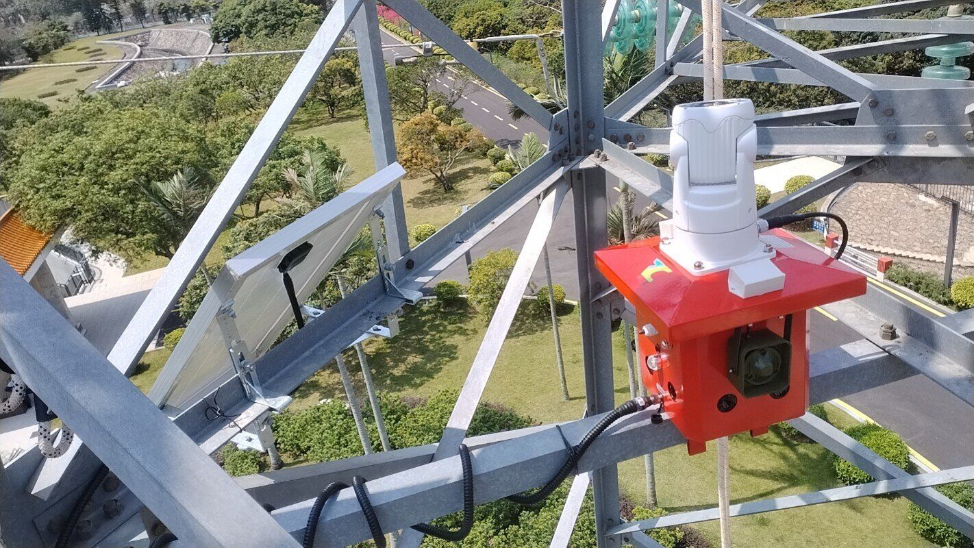 新型智能多功能激光驱鸟器|智能语音激光驱鸟装置|高效探鸟、精准防鸟图片
