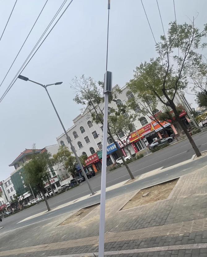 电线杆拉线智能警示装置 太阳能斜拉线光导警示装置图片
