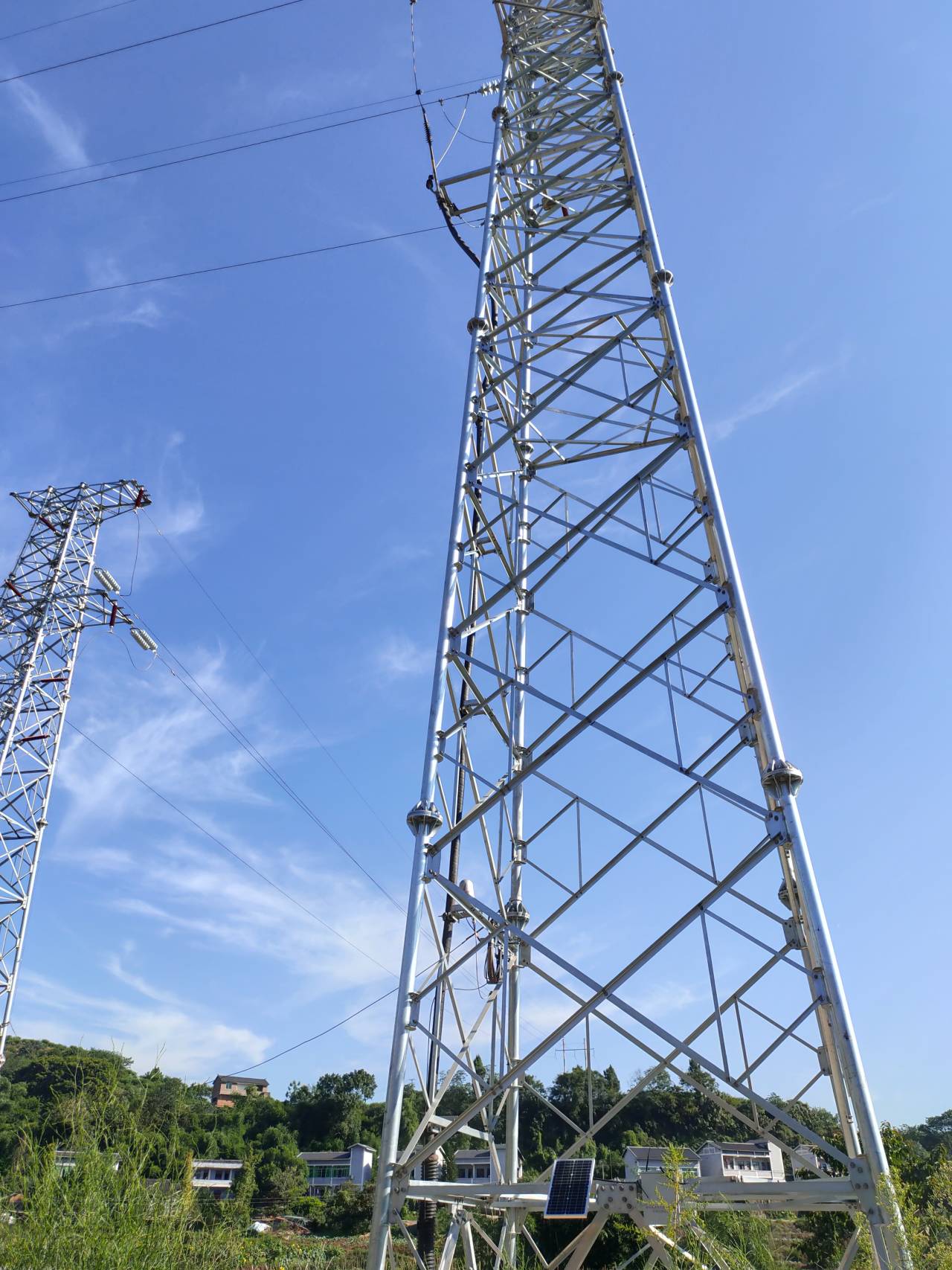输电线路导线舞动状态监测系统 防舞动预警设备直供 北斗导线舞动监测装置图片