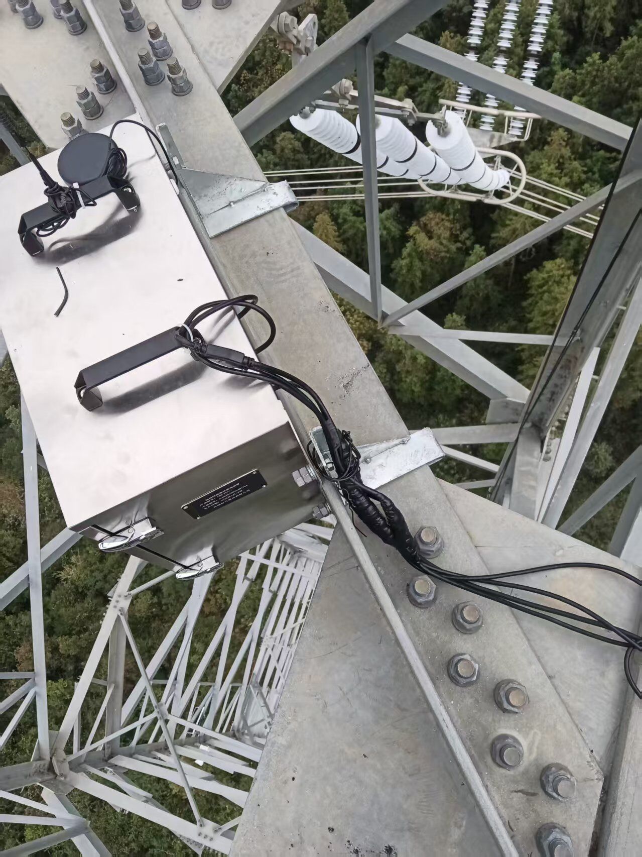 重要输电线路覆冰强风观测系统  输电线路覆冰预报预警系统图片