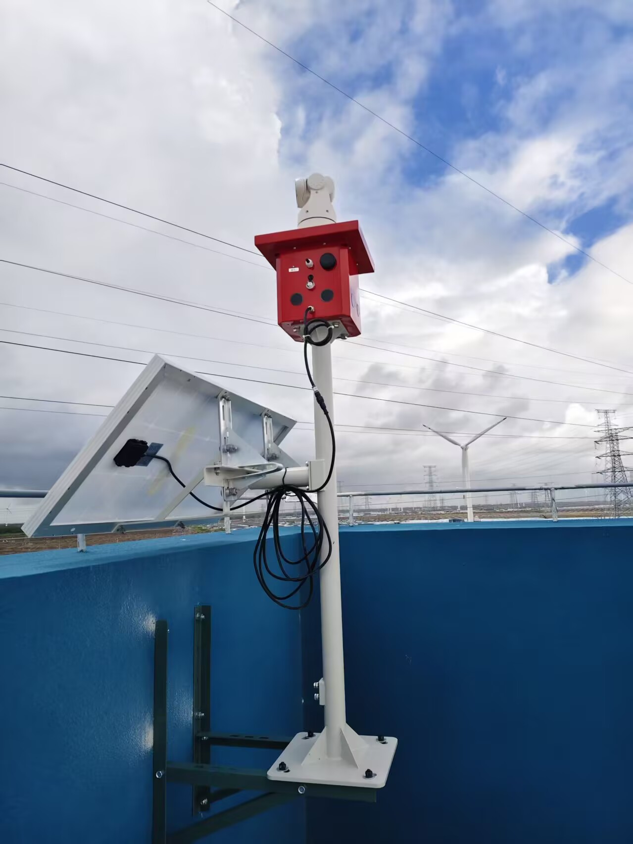 光伏电站激光驱鸟器、主动式智能激光驱鸟器、变电站智慧驱鸟装置图片